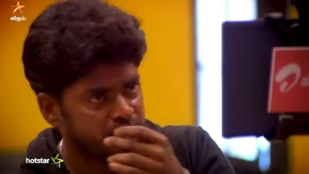 முகேனை தொடர்ந்து சாண்டி வீட்டில் நடந்த சோகம்! கண்ணீரில் மூழ்கிய குடும்பத்தினர்!