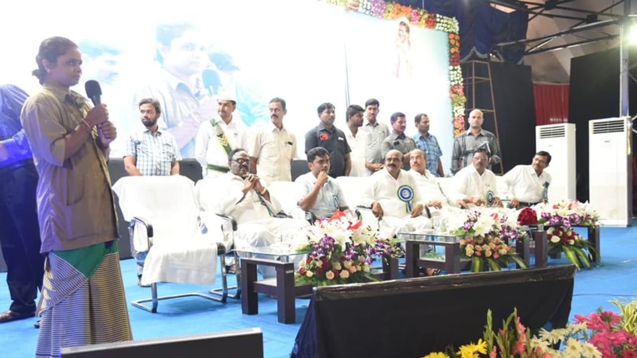 వైఎస్సార్ వాహనమిత్రను సద్వినియోగం చేసుకోండి: జిల్లా కలెక్టర్