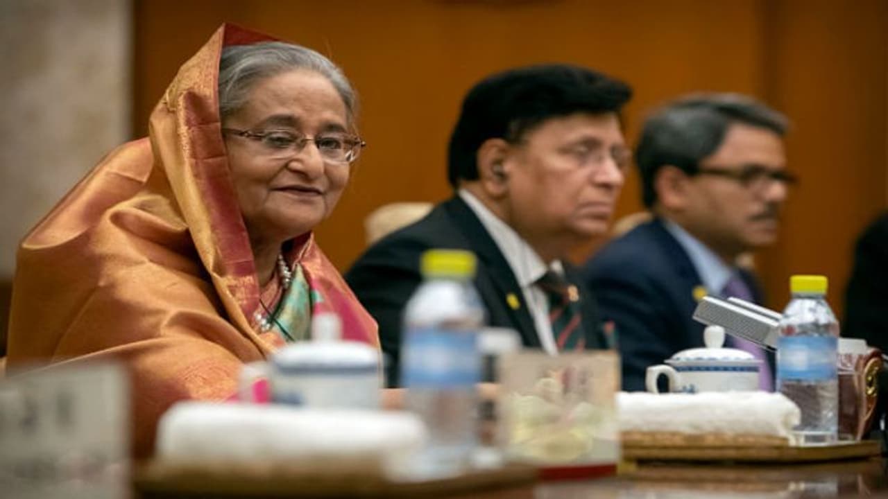 प्याज के आंसू रो रही है हसीना