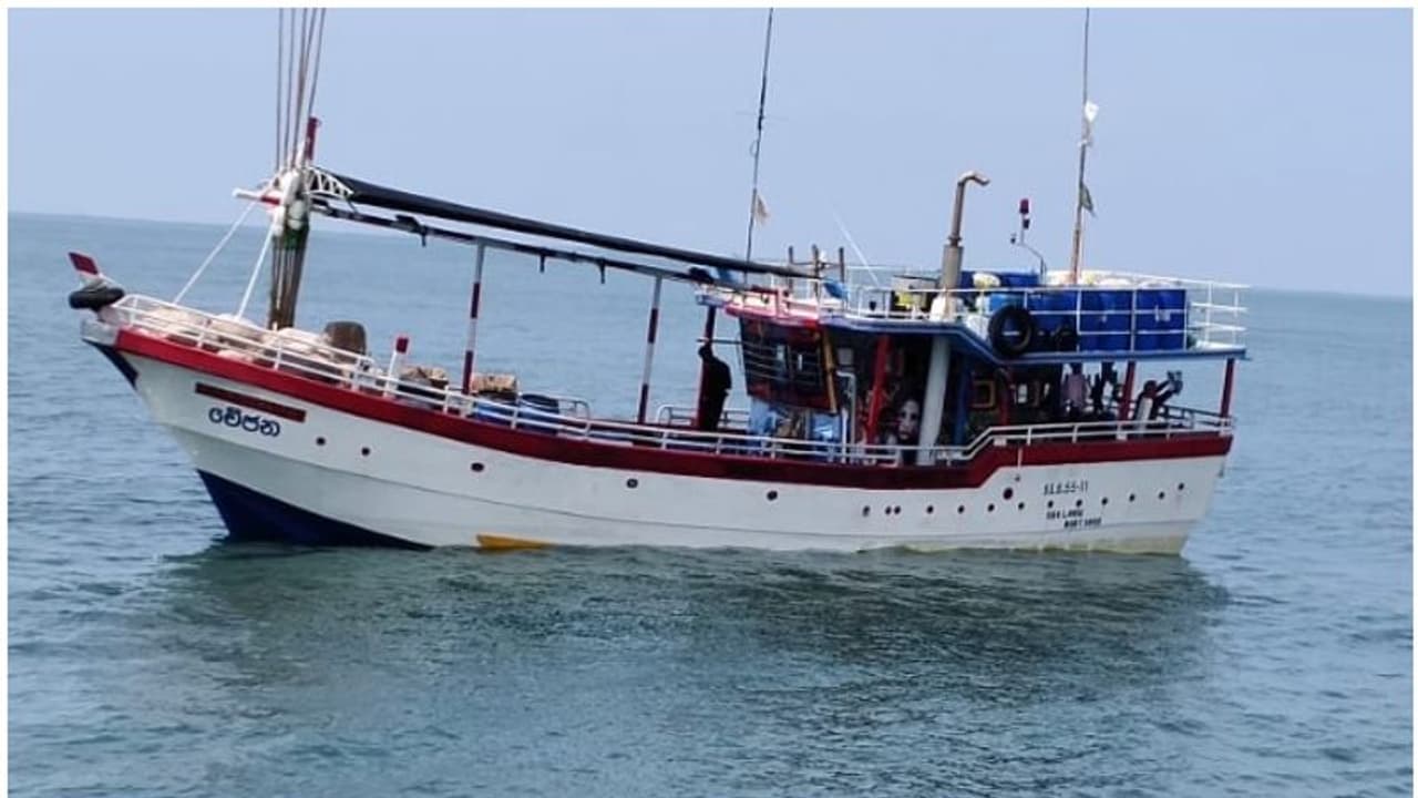 സമുദ്രാതിര്‍ത്തി ലംഘിച്ച് ശ്രീലങ്കന്‍ ബോട്ട്; ആറംഗ സംഘവും കസ്റ്റഡിയില്‍
