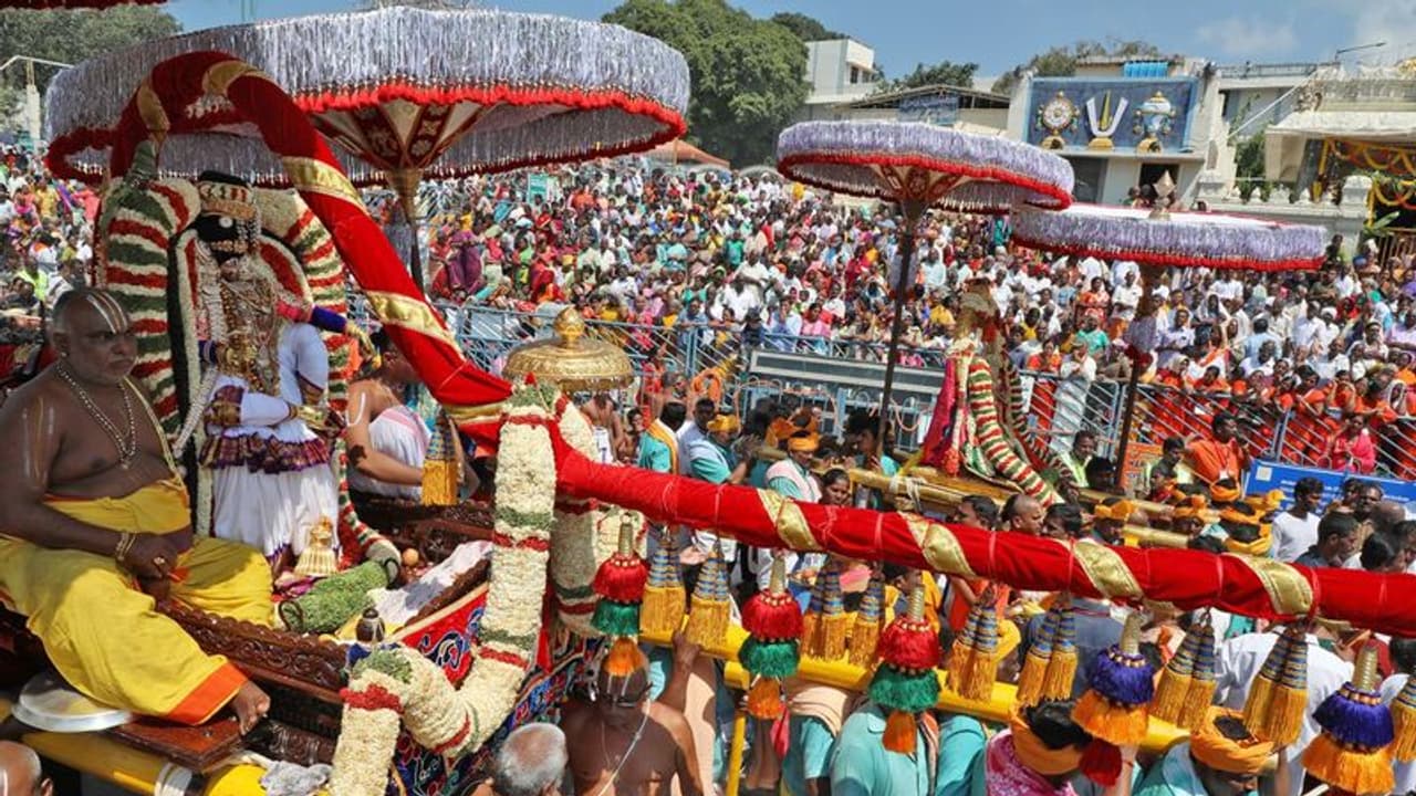 కరోనా వైరస్.. భక్తులు భయపడొద్దు: టీటీడీ ఛైర్మన్ వైవీ సుబ్బారెడ్డి కరోనా వైరస్.. భక్తులు భయపడొద్దు: టీటీడీ ఛైర్మన్ వైవీ సుబ్బారెడ్డి