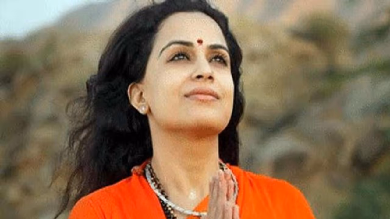 ये हैं भारत की सबसे खूबसूरत साध्वी, कहलाती हैं सोशल मीडिया की महारानी ये हैं भारत की सबसे खूबसूरत साध्वी, कहलाती हैं सोशल मीडिया की महारानी