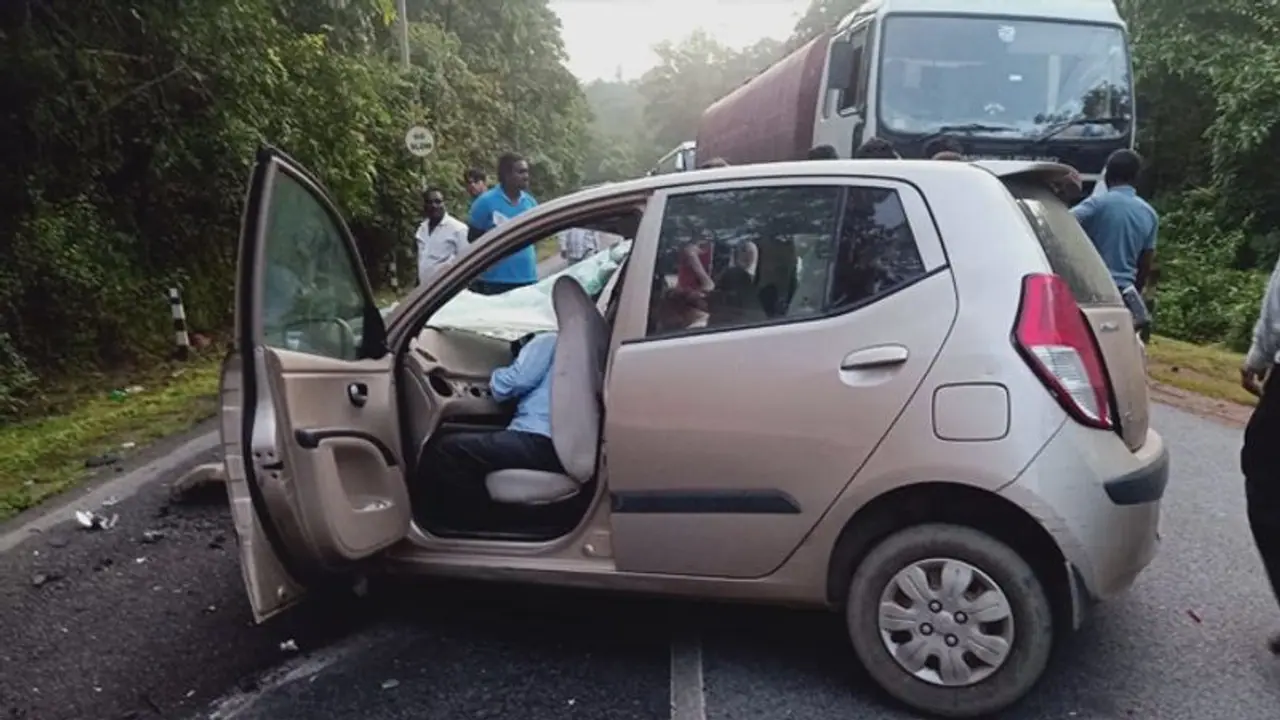 ಕಾರು ಬೈಕ್ ನಡುವೆ ಭೀಕರ ಅಪಘಾತ : ಸ್ಥಳದಲ್ಲೇ ಇಬ್ಬರು ದುರ್ಮರಣ ಕಾರು ಬೈಕ್ ನಡುವೆ ಭೀಕರ ಅಪಘಾತ : ಸ್ಥಳದಲ್ಲೇ ಇಬ್ಬರು ದುರ್ಮರಣ