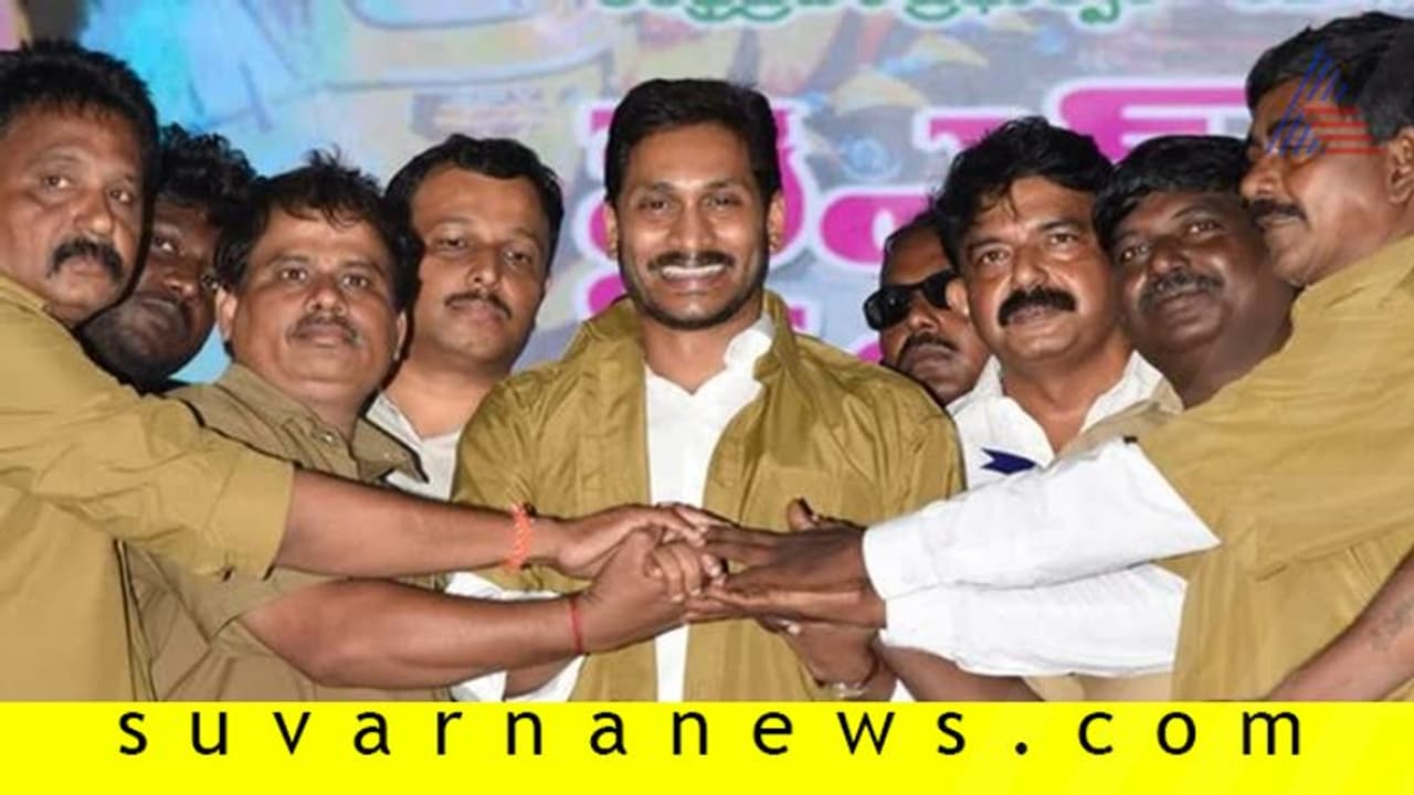 ಉದ್ಯೋಗದ ಬೆನ್ನಲ್ಲೇ ಮತ್ತೊಂದು ದಸರಾ ಗಿಫ್ಟ್: ಆಟೋ, ಕ್ಯಾಬ್​ ಚಾಲಕರಿಗೆ ಬಂಪರ್!