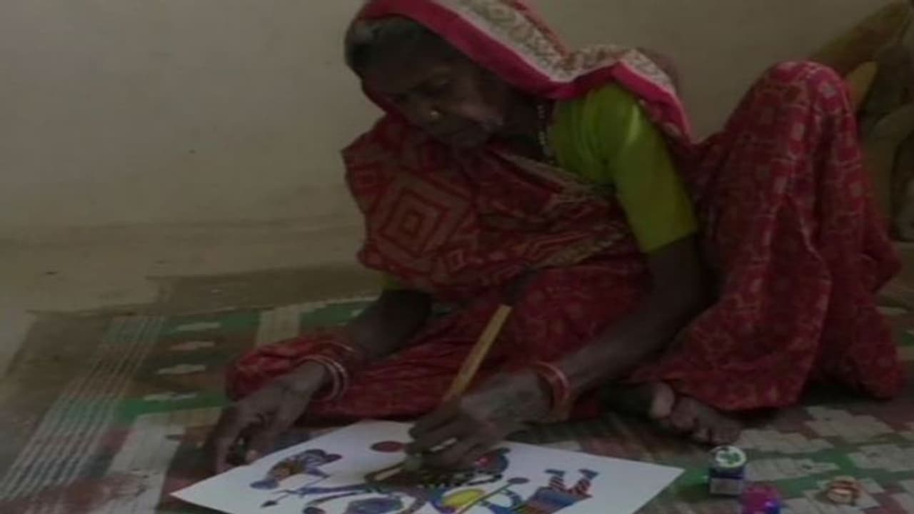 ৮০ তেও নিখুঁত তুলির টান, বৃদ্ধার আঁকা ছবিতে মাত ইতালির এই প্রদর্শনী ৮০ তেও নিখুঁত তুলির টান, বৃদ্ধার আঁকা ছবিতে মাত ইতালির এই প্রদর্শনী