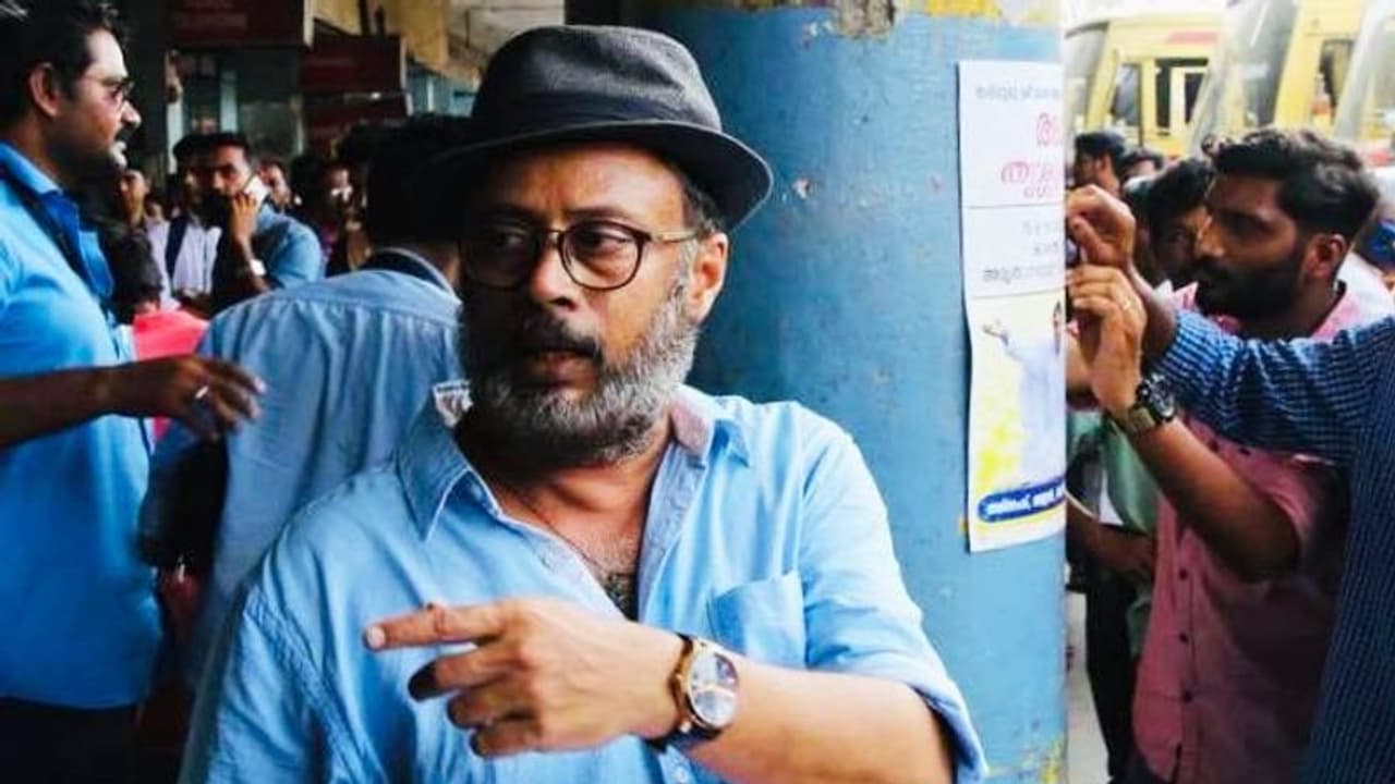 'സിനിമയുടെ നെട്ടോട്ടത്തിനിടെ പൊലീസ് കമ്മീഷണര് ഓഫീസില് കയറിയിറങ്ങേണ്ട അവസ്ഥ'; ലാല്ജോസ് പറയുന്നു 'സിനിമയുടെ നെട്ടോട്ടത്തിനിടെ പൊലീസ് കമ്മീഷണര് ഓഫീസില് കയറിയിറങ്ങേണ്ട അവസ്ഥ'; ലാല്ജോസ് പറയുന്നു