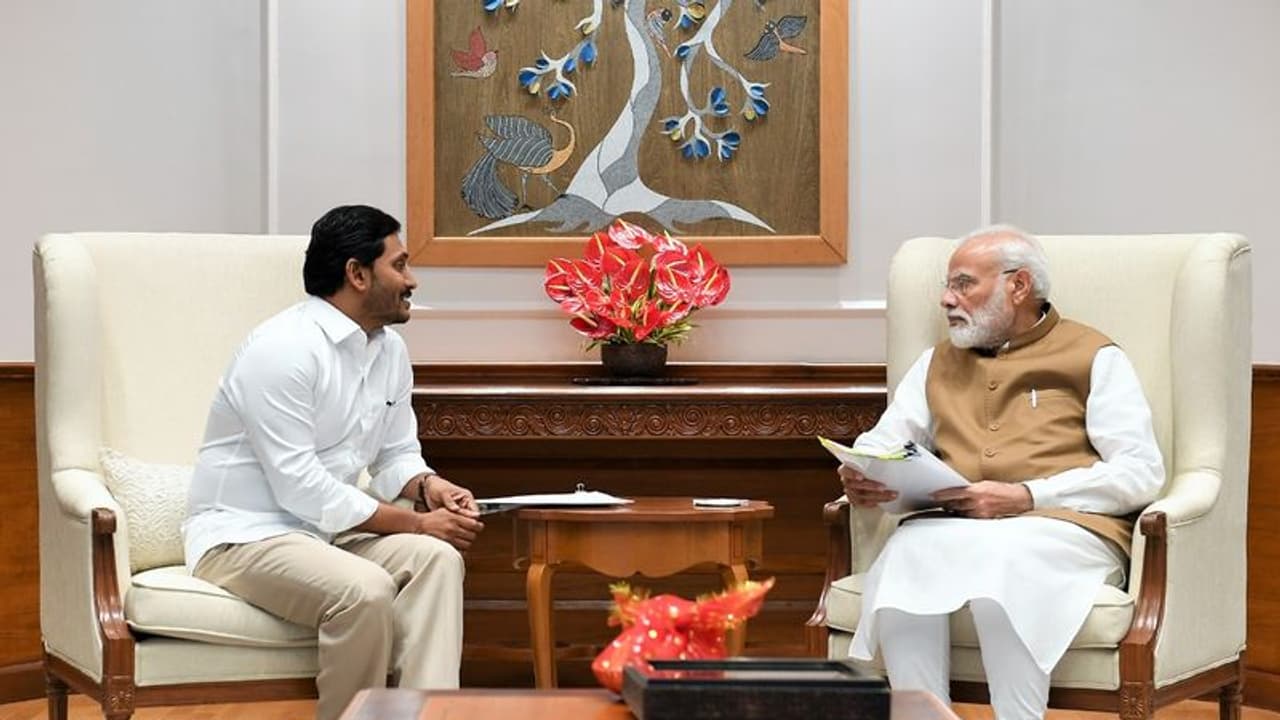 మోదీతో ముగిసిన జగన్ భేటీ: రైతు భరోసాపై ప్రధాని ప్రశంసలు మోదీతో ముగిసిన జగన్ భేటీ: రైతు భరోసాపై ప్రధాని ప్రశంసలు