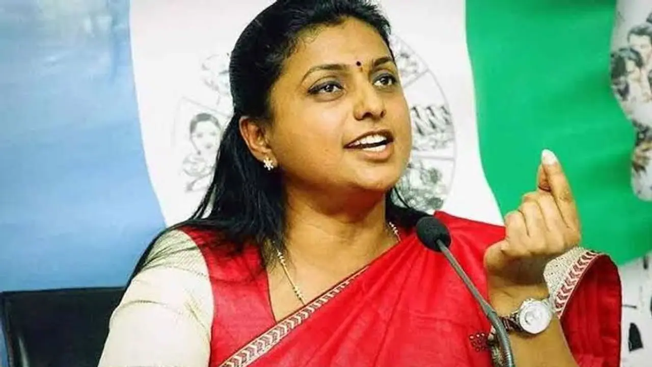 అమ్మాయి మిస్సయ్యిదంటే... అసభ్యంగా మాట్లాడుతున్నారు: పోలీసుల తీరుపై రోజా ఫైర్ అమ్మాయి మిస్సయ్యిదంటే... అసభ్యంగా మాట్లాడుతున్నారు: పోలీసుల తీరుపై రోజా ఫైర్