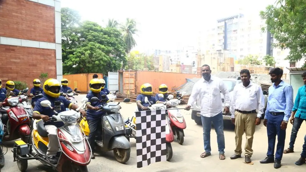 சுகமாக பயணம் செய்யலாம்...! இனிமையாக பயணம் செய்யலாம்...!! உங்கள் ரேப்பிடோ பைக் டாக்ஸியில்..! சுகமாக பயணம் செய்யலாம்...! இனிமையாக பயணம் செய்யலாம்...!! உங்கள் ரேப்பிடோ பைக் டாக்ஸியில்..!