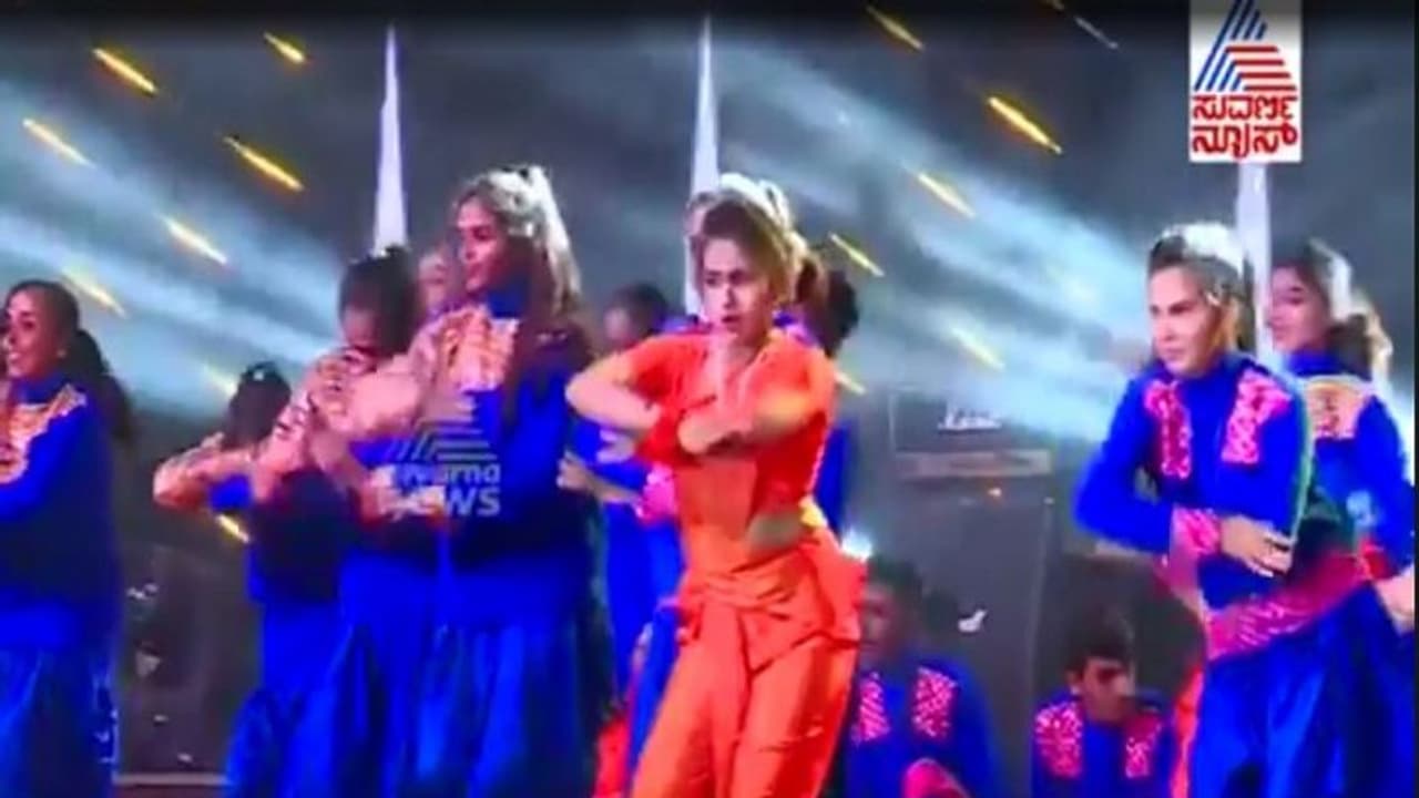 ಯುವ ದಸರಾ: ನಾಡಹಬ್ಬದಲ್ಲಿ ಹೆಜ್ಜೆ ಹಾಕೋಣ ಬಾರಾ.. ಯುವ ದಸರಾ: ನಾಡಹಬ್ಬದಲ್ಲಿ ಹೆಜ್ಜೆ ಹಾಕೋಣ ಬಾರಾ..