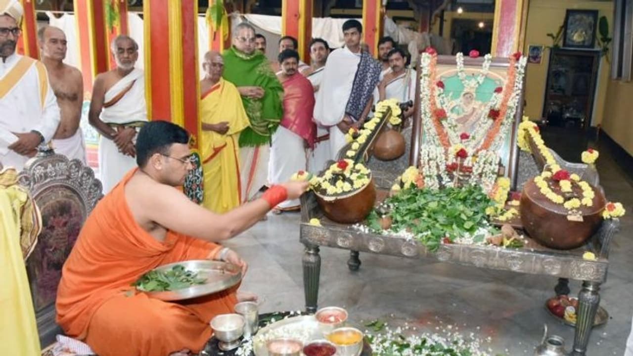 ಮೈಸೂರು: ಅರಮನೆಯಲ್ಲಿ ಯದುವೀರ್ ಸರಸ್ವತಿ ಪೂಜೆ