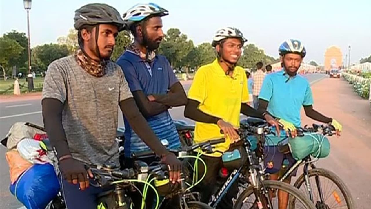 പരിസ്ഥിതി സംരക്ഷണ സന്ദേശവുമായി കന്യാകുമാരി മുതൽ കശ്മീർ വരെ; യുവാക്കളുടെ സൈക്കിൾ യാത്ര ശ്രദ്ധേയമാകുന്നു പരിസ്ഥിതി സംരക്ഷണ സന്ദേശവുമായി കന്യാകുമാരി മുതൽ കശ്മീർ വരെ; യുവാക്കളുടെ സൈക്കിൾ യാത്ര ശ്രദ്ധേയമാകുന്നു