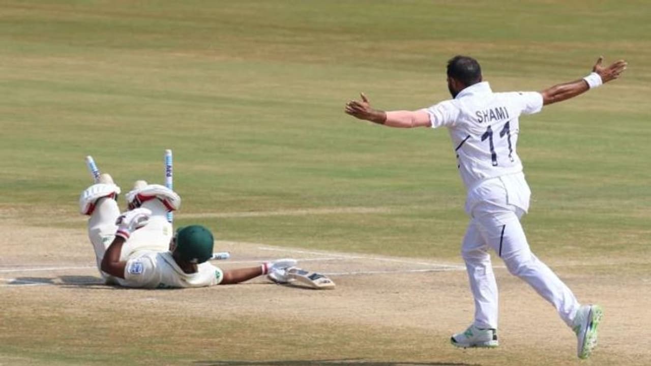 191కే కుప్పకూలిన దక్షిణాఫ్రికా: విశాఖ టెస్టులో భారత్ ఘనవిజయం 191కే కుప్పకూలిన దక్షిణాఫ్రికా: విశాఖ టెస్టులో భారత్ ఘనవిజయం