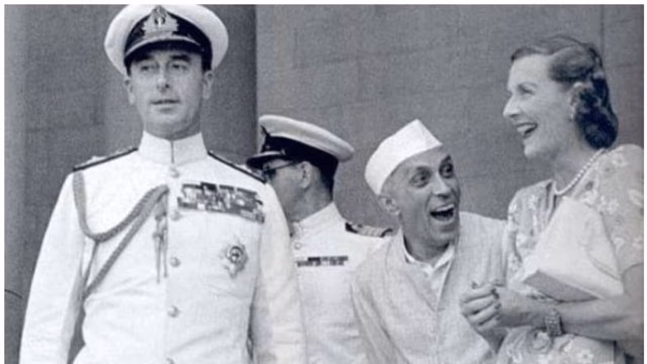 जब नेहरू को देखने जुटी भीड़ की धक्कामुक्की में लेडी माउंटबेटन गिर गई जमीन पर जब नेहरू को देखने जुटी भीड़ की धक्कामुक्की में लेडी माउंटबेटन गिर गई जमीन पर