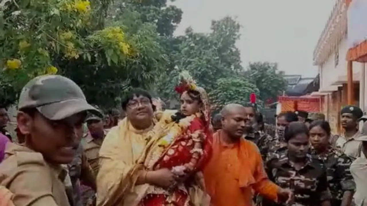কামারপুকুর রামকৃষ্ণ মঠে কুমারী পুজো, কীভাবে নির্বাচন করা হয় শিশুকন্যাকে কামারপুকুর রামকৃষ্ণ মঠে কুমারী পুজো, কীভাবে নির্বাচন করা হয় শিশুকন্যাকে