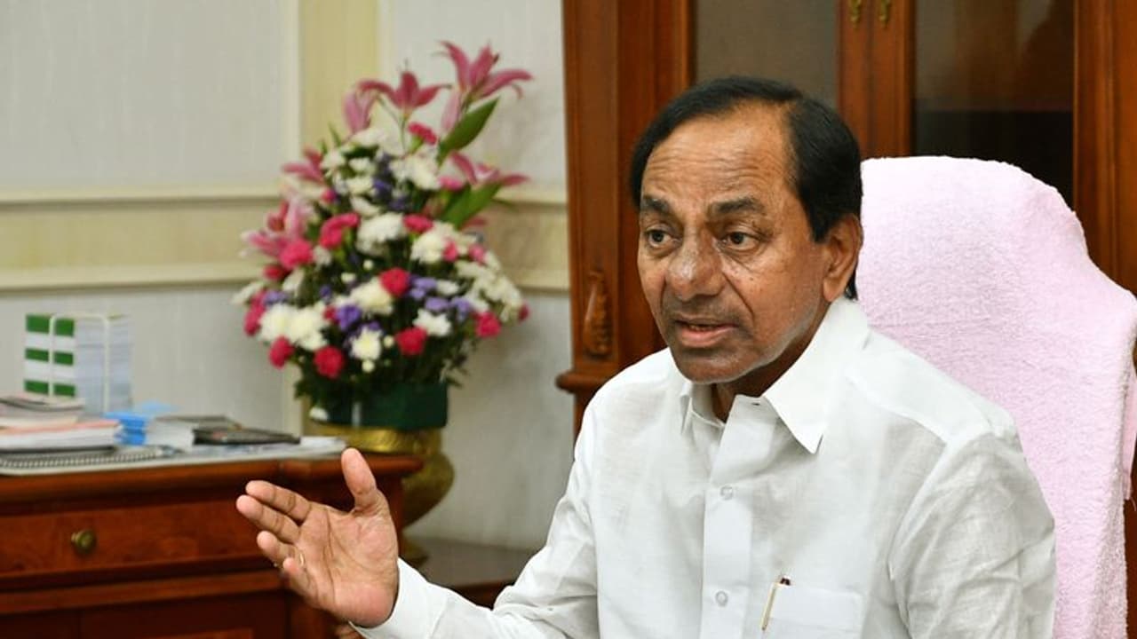 Despite Telangana CM's disapproval, TSRTC strike enters fourth day Despite Telangana CM's disapproval, TSRTC strike enters fourth day