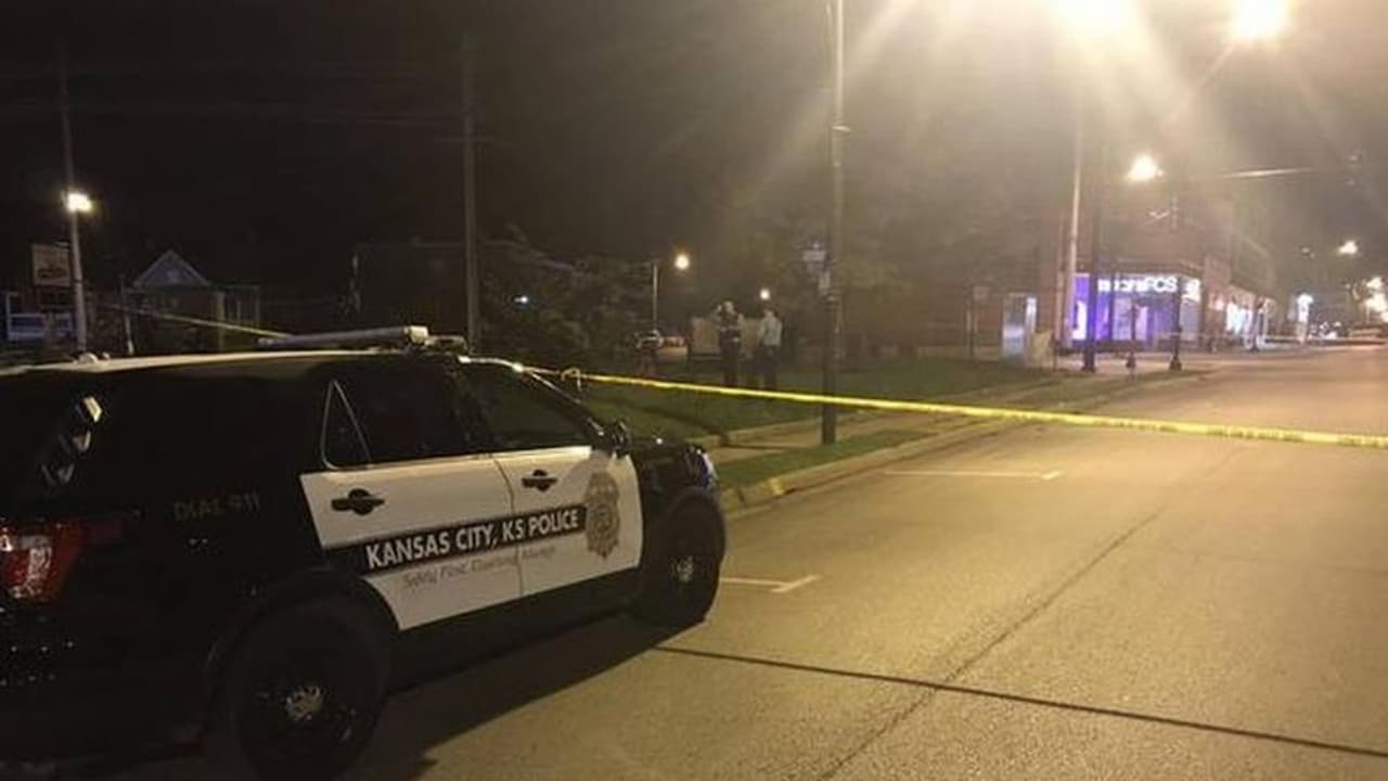 ரஃபேல் போர் விமானத்துக்கு நாளை ‘ஆயுதபூஜை’: ராஜ்நாத் சிங் பிரான்ஸ் சென்றார் ரஃபேல் போர் விமானத்துக்கு நாளை ‘ஆயுதபூஜை’: ராஜ்நாத் சிங் பிரான்ஸ் சென்றார்