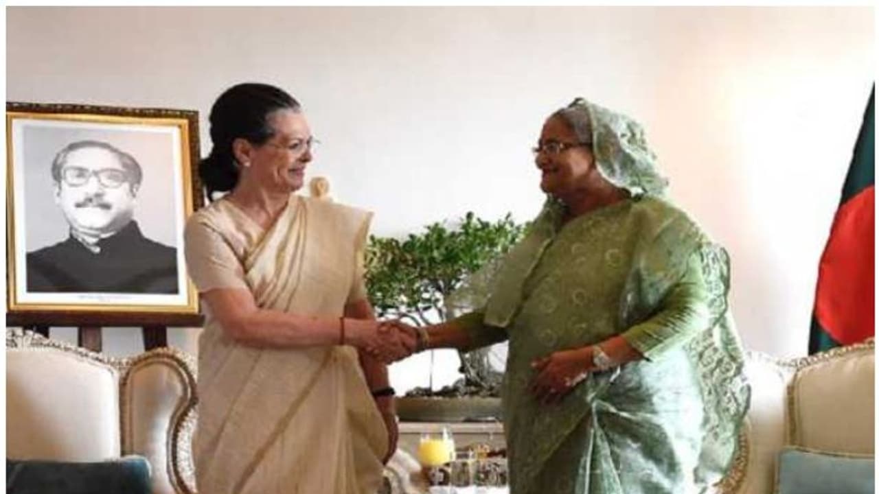ബംഗ്ലാദേശിന്റെ സ്വാതന്ത്ര്യദിനാഘോഷത്തിന് ഗാന്ധി കുടുംബത്തെ പ്രത്യേകം ക്ഷണിച്ച് ഷെയിഖ് ഹസീന ബംഗ്ലാദേശിന്റെ സ്വാതന്ത്ര്യദിനാഘോഷത്തിന് ഗാന്ധി കുടുംബത്തെ പ്രത്യേകം ക്ഷണിച്ച് ഷെയിഖ് ഹസീന
