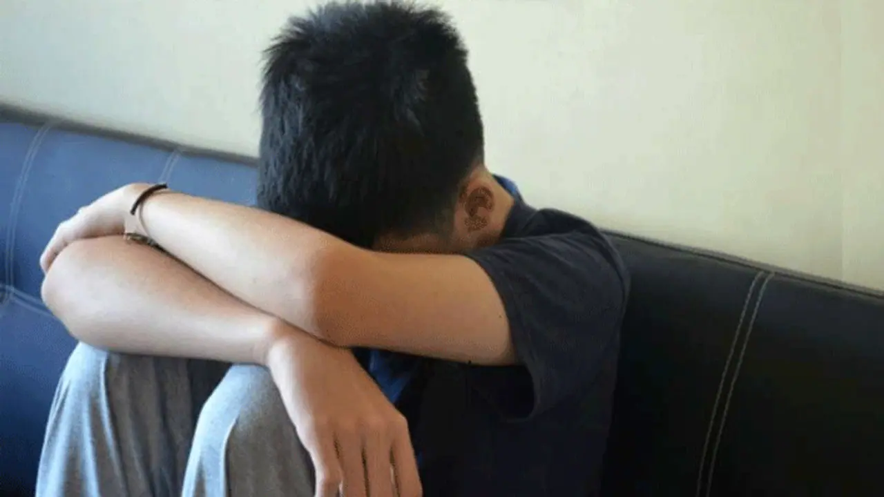 बेटे को मोबाइल की ऐसी लत लगी की मां को उतार दिया मौत के घाट, बार बार कर रहा था एक ही जिद... बेटे को मोबाइल की ऐसी लत लगी की मां को उतार दिया मौत के घाट, बार बार कर रहा था एक ही जिद...