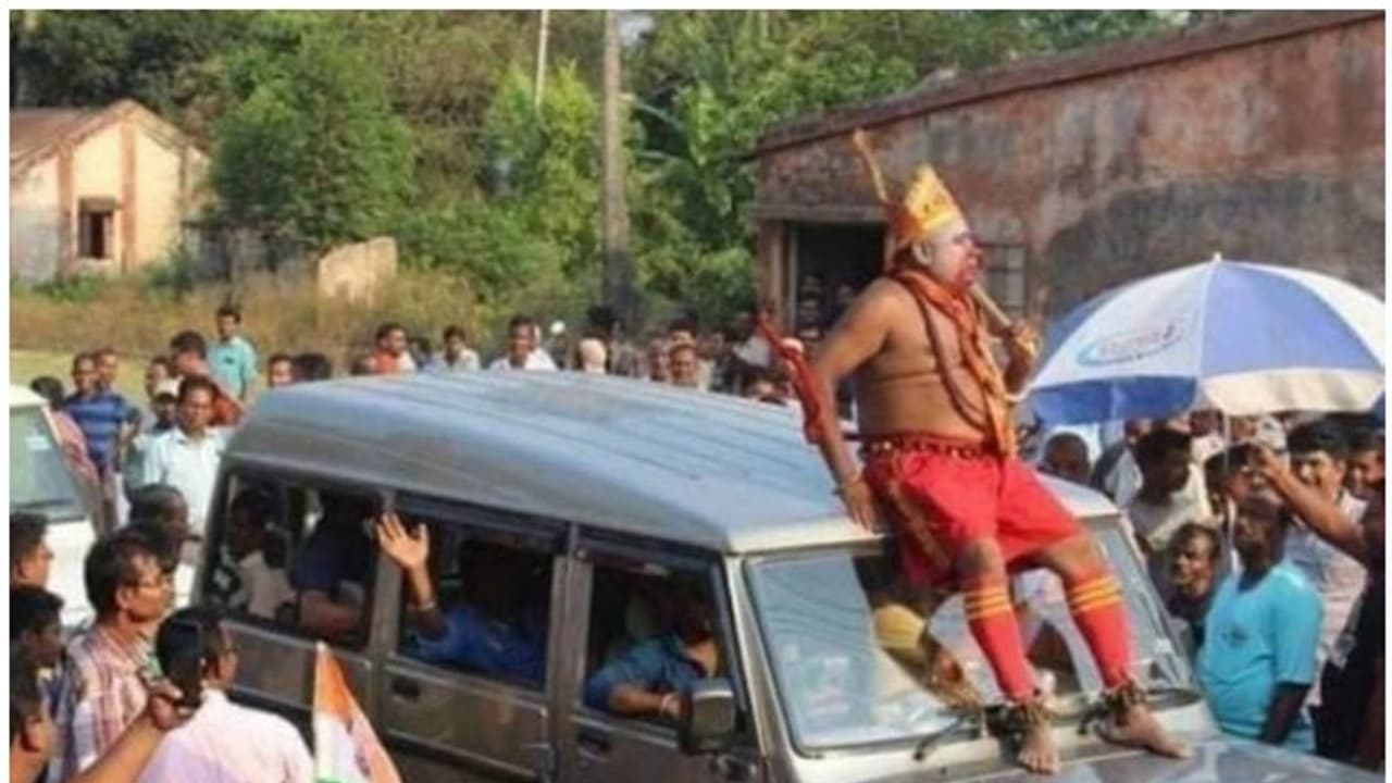 പൗരത്വ പട്ടികയില് ഉള്പ്പെടില്ലെന്ന ഭയം; ബംഗാളില് ബിജെപിയുടെ 'ഹനുമാന്' ജീവനൊടുക്കി പൗരത്വ പട്ടികയില് ഉള്പ്പെടില്ലെന്ന ഭയം; ബംഗാളില് ബിജെപിയുടെ 'ഹനുമാന്' ജീവനൊടുക്കി