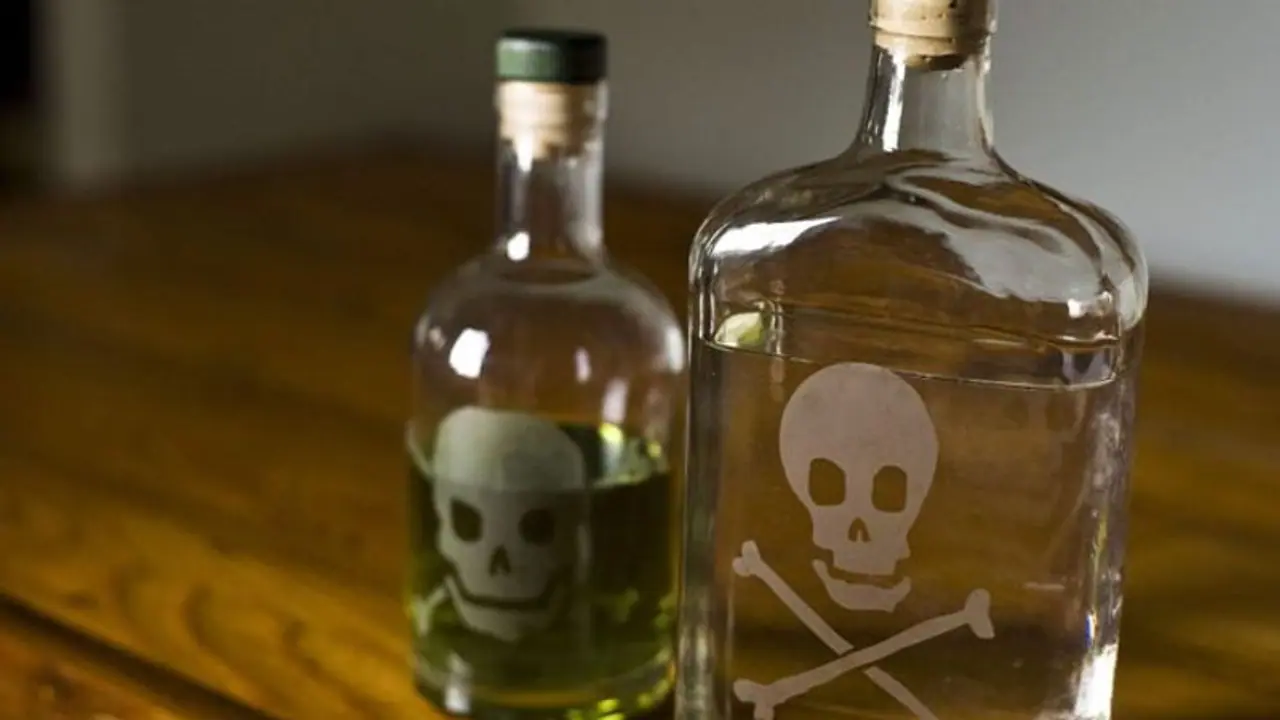 Taste Of Cyanide: সায়নায়েডের স্বাদ কেমন, এক আত্মঘাতীর চিঠিতে উঠে এসেছিল সেই কাহিনি Taste Of Cyanide: সায়নায়েডের স্বাদ কেমন, এক আত্মঘাতীর চিঠিতে উঠে এসেছিল সেই কাহিনি