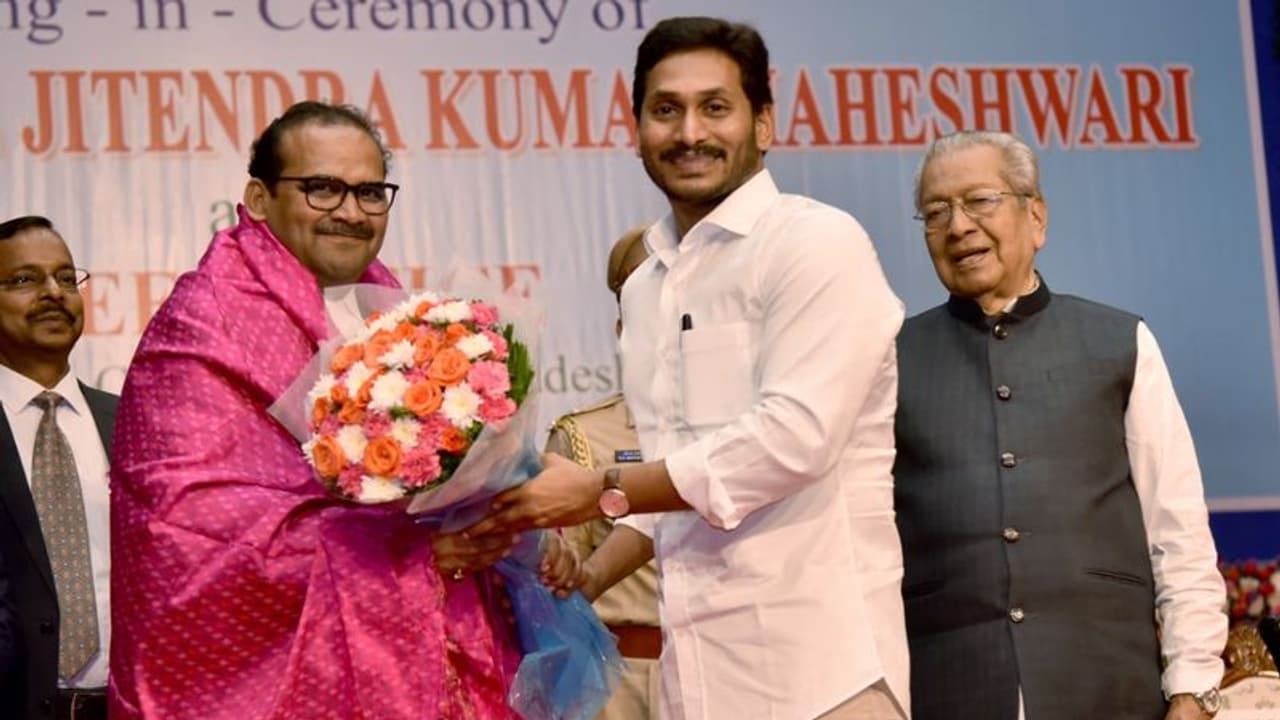 హైకోర్ట్ చీఫ్ జస్టిస్ అధ్యక్షతన సెలెక్షన్ కమిటీ... ఏపి సర్కార్ కీలక నిర్ణయం హైకోర్ట్ చీఫ్ జస్టిస్ అధ్యక్షతన సెలెక్షన్ కమిటీ... ఏపి సర్కార్ కీలక నిర్ణయం