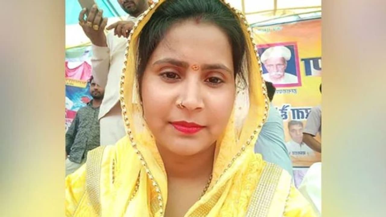 നാടന്പാട്ട് ഗായികയെ കൊന്ന സംഭവം; ജീവിതപങ്കാളി അടക്കം ആറ് പേര് പിടിയില് നാടന്പാട്ട് ഗായികയെ കൊന്ന സംഭവം; ജീവിതപങ്കാളി അടക്കം ആറ് പേര് പിടിയില്