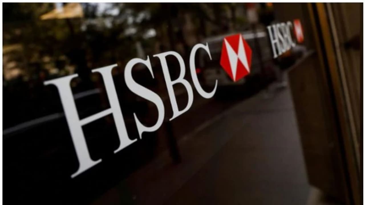 एचएसबीसी ने बनाई 10,000 और नौकरियां कम करने की योजना; वैश्विक मंदी का दिया हवाला रिपोर्ट एचएसबीसी ने बनाई 10,000 और नौकरियां कम करने की योजना; वैश्विक मंदी का दिया हवाला रिपोर्ट