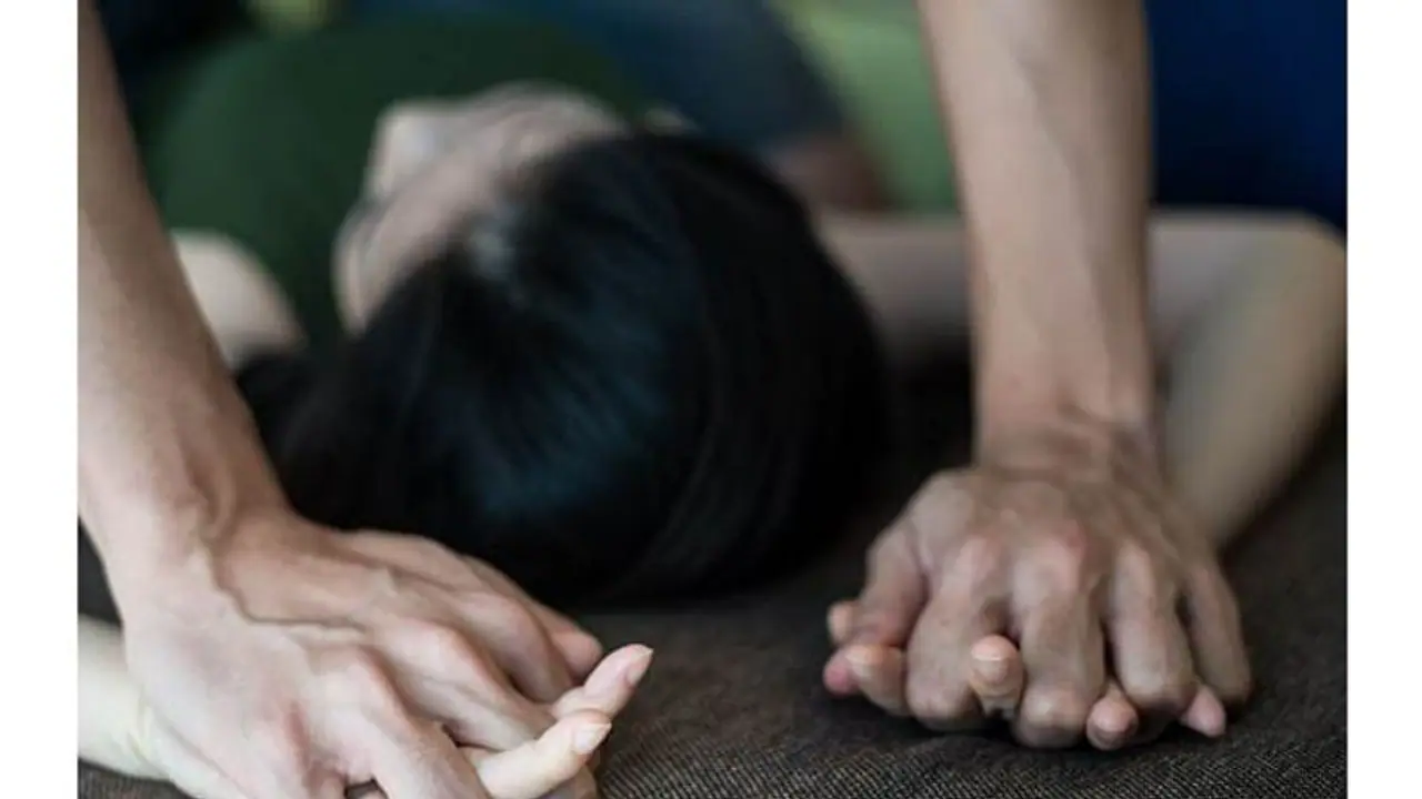 எங்கள் பாலியல் வெறிக்கு ஆண்கள் கிடைக்காவிட்டால், அன்று நாள் ஓடாது..!! தீ கிளப்பும் இளம் பெண்கள்..!!! எங்கள் பாலியல் வெறிக்கு ஆண்கள் கிடைக்காவிட்டால், அன்று நாள் ஓடாது..!! தீ கிளப்பும் இளம் பெண்கள்..!!!