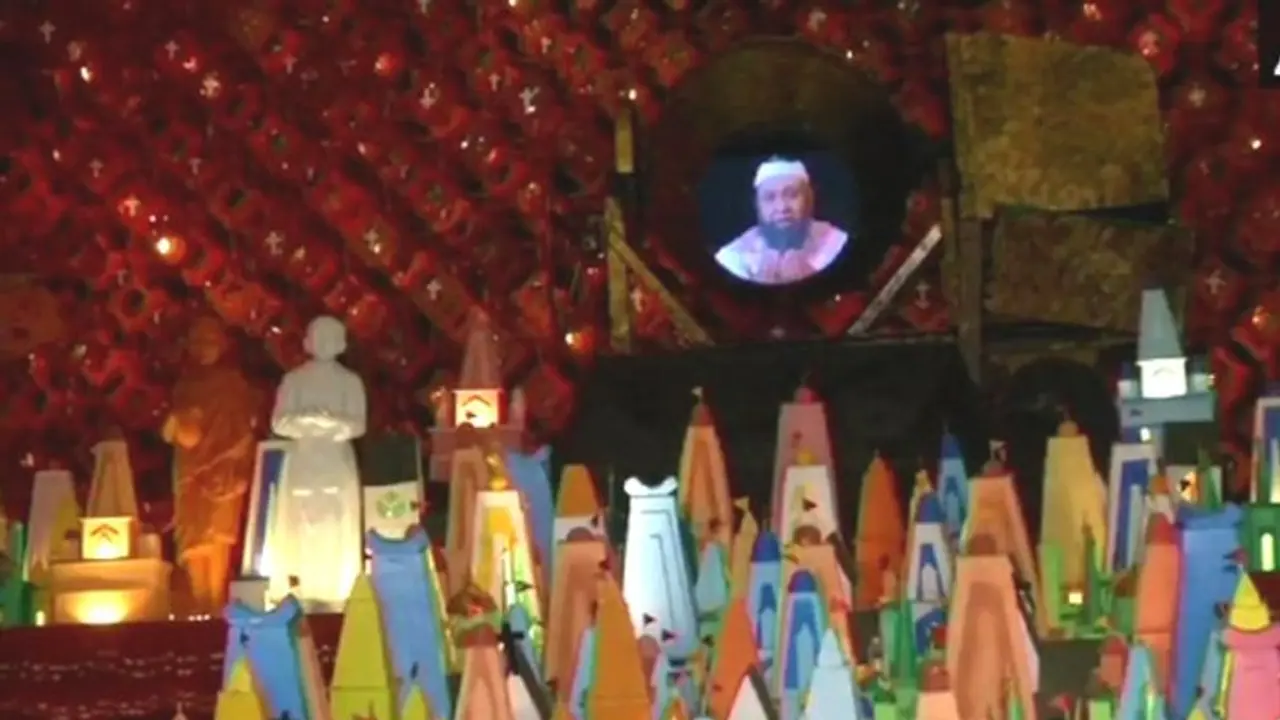 দুর্গা মণ্ডপে আজান কেন, ৩৩ পল্লীর বিরুদ্ধে অভিযোগ দায়ের দুর্গা মণ্ডপে আজান কেন, ৩৩ পল্লীর বিরুদ্ধে অভিযোগ দায়ের