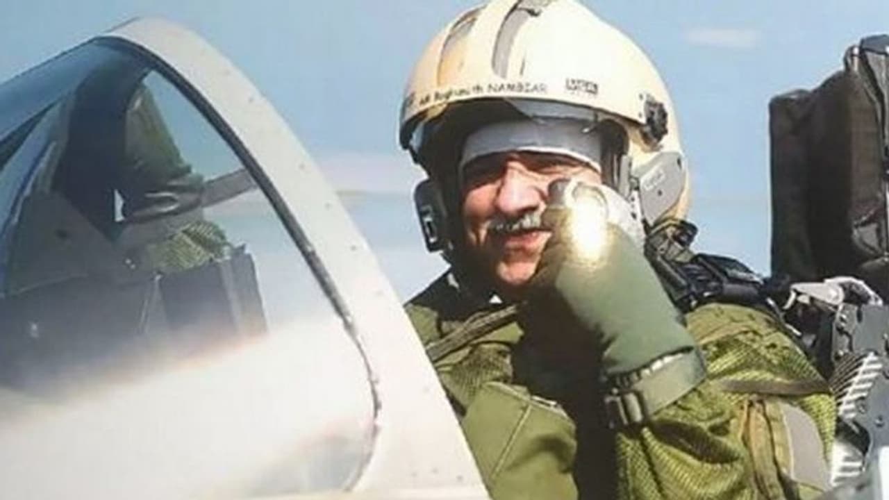 जुगाड़ से देसी बम बनाकर जीता गया था कारगिल युद्ध, वायुसेना के इस योद्धा की पूरी कहानी जुगाड़ से देसी बम बनाकर जीता गया था कारगिल युद्ध, वायुसेना के इस योद्धा की पूरी कहानी