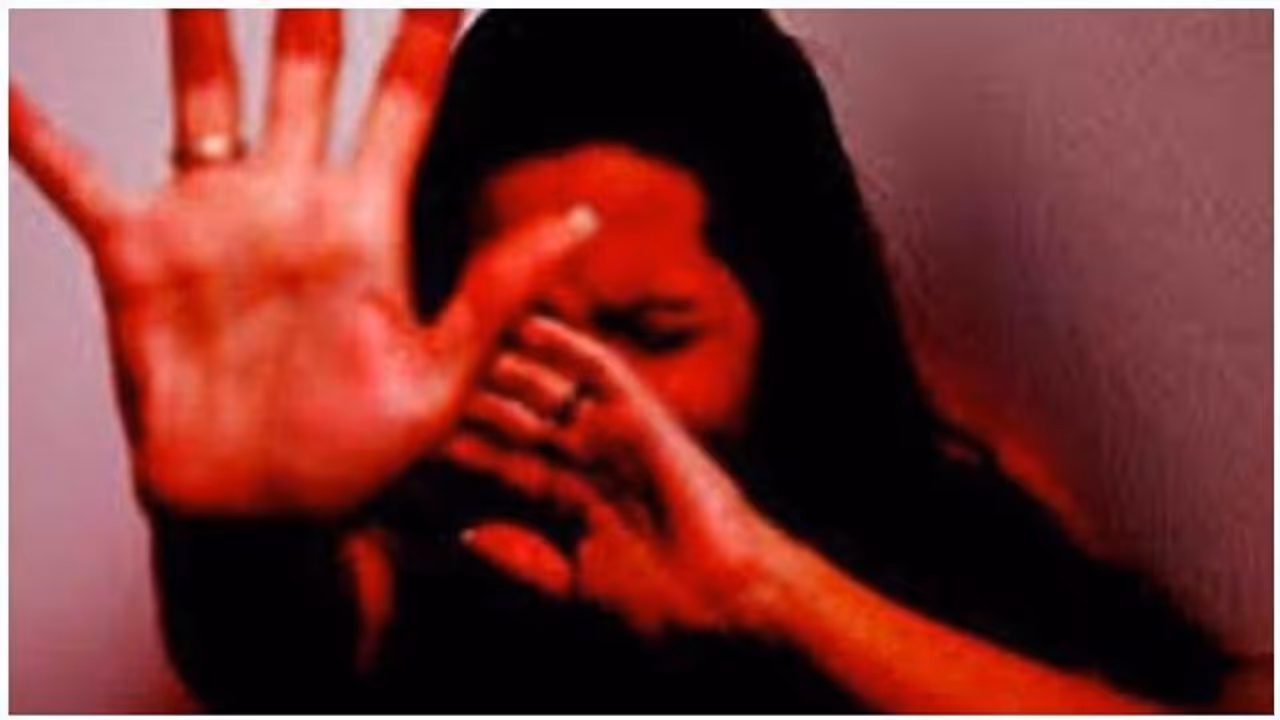 38 வயசு பெண்... எல்லையற்ற சுகம்...!! கில்மா போலீசின் காம லீலை கசிந்தது..!! 38 வயசு பெண்... எல்லையற்ற சுகம்...!! கில்மா போலீசின் காம லீலை கசிந்தது..!!