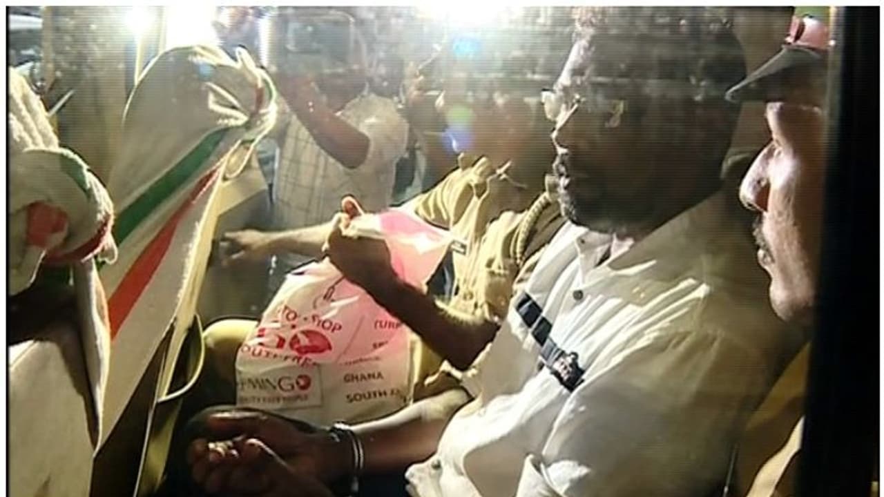 200 കോടിയുടെ മയക്കുമരുന്ന് കടത്താന് ശ്രമിച്ച കേസ്; മുഖ്യ പ്രതി പിടിയില് 200 കോടിയുടെ മയക്കുമരുന്ന് കടത്താന് ശ്രമിച്ച കേസ്; മുഖ്യ പ്രതി പിടിയില്