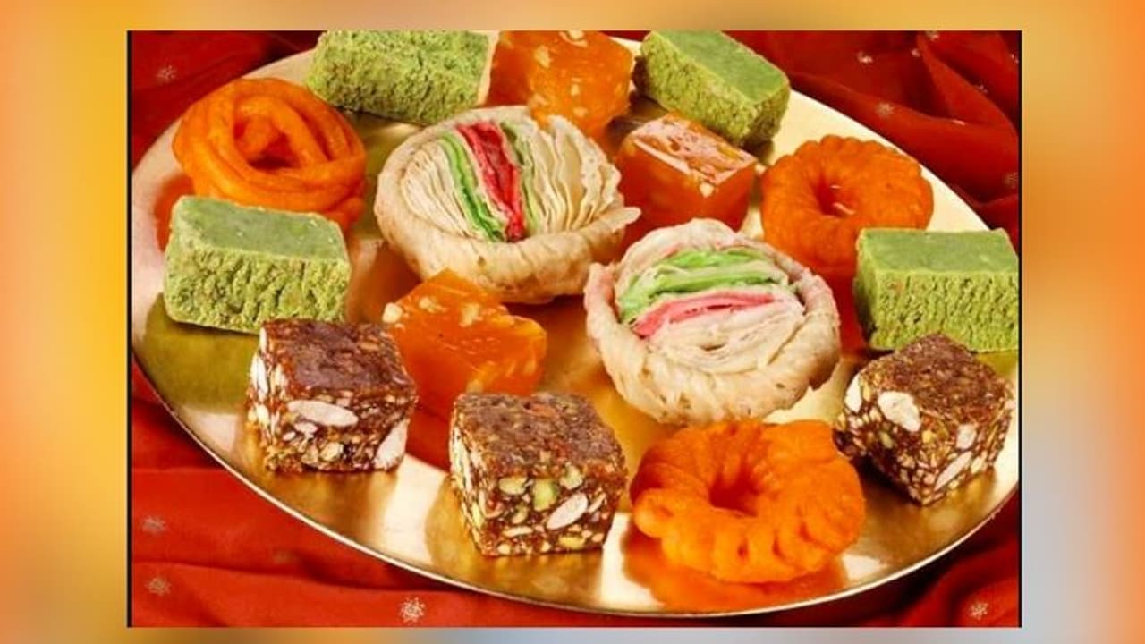 Lockdown: You can now opt for home delivery of street food and sweets in UP Lockdown: You can now opt for home delivery of street food and sweets in UP