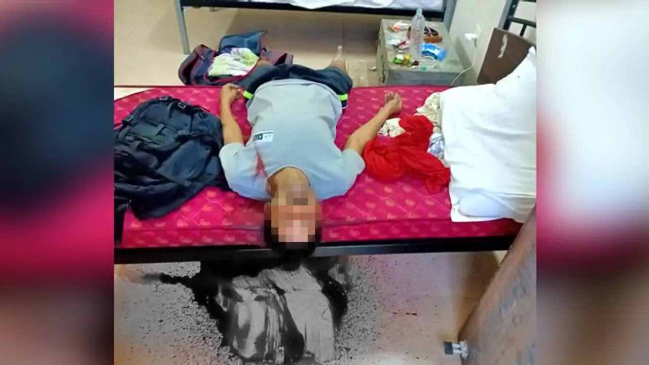 यूपी ATS के कमांडो ने गोली मारकर की खुदकुशी, घरेलू कलह में जान देने की आशंका यूपी ATS के कमांडो ने गोली मारकर की खुदकुशी, घरेलू कलह में जान देने की आशंका