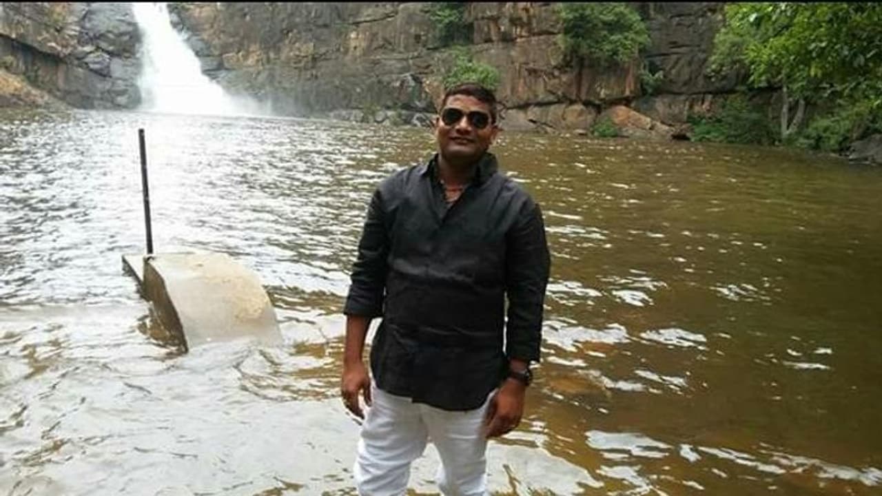 ఆర్మీలో ఉద్యోగాలు ఇప్పిస్తానంటూ 82 లక్షలకు టోకరా ఆర్మీలో ఉద్యోగాలు ఇప్పిస్తానంటూ 82 లక్షలకు టోకరా