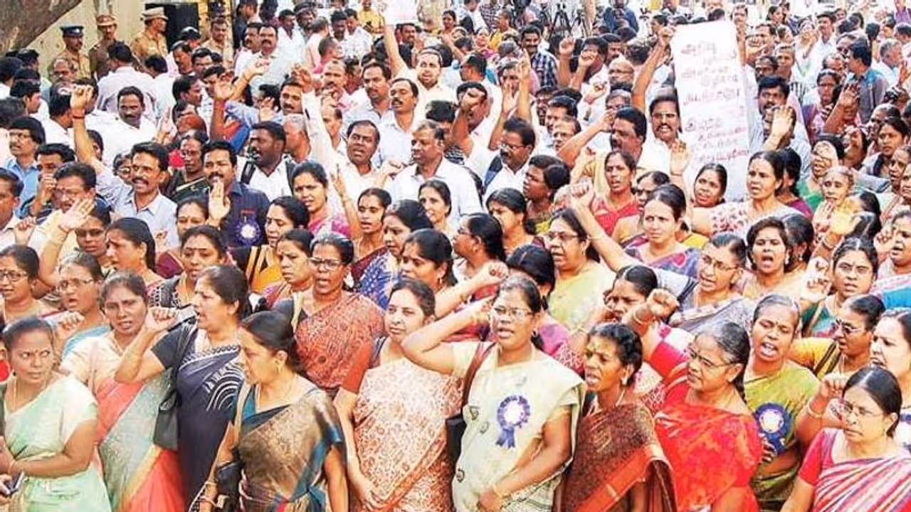 குழந்தைகளை பயமுறுத்தாதீங்க. கெஞ்சி கேட்கும் அரசுப் பள்ளி ஆசிரியர்கள்..!!