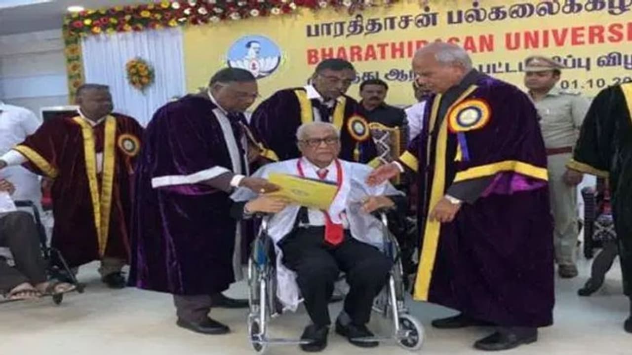 91 ാമത്തെ വയസ്സില് പിഎച്ച്ഡി; വിദ്യാഭ്യാസത്തിന് പ്രായം തടസ്സമേയല്ലെന്ന് മിസ്കീന് 91 ാമത്തെ വയസ്സില് പിഎച്ച്ഡി; വിദ്യാഭ്യാസത്തിന് പ്രായം തടസ്സമേയല്ലെന്ന് മിസ്കീന്