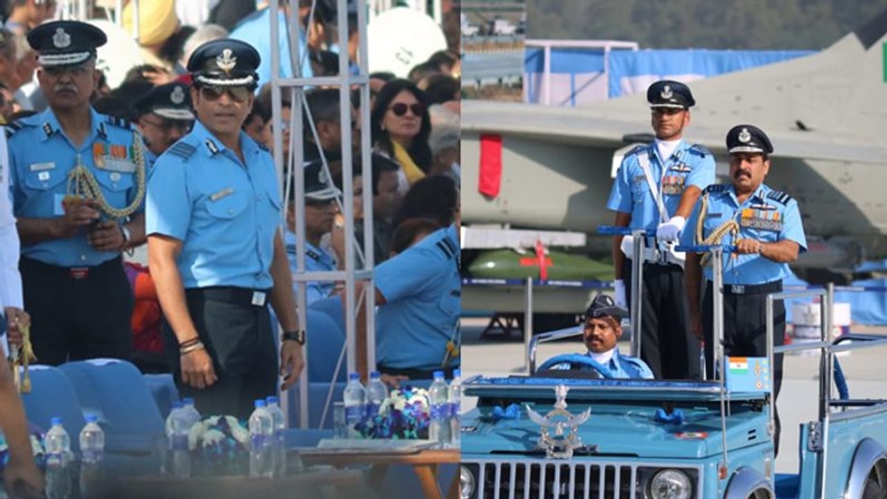 वीडियो : जब लड़ाकू विमानों की गरजती आवाजों के बीच गूंजा.. 'ग्रुप कैप्टन सचिन तेंदुलकर" वीडियो : जब लड़ाकू विमानों की गरजती आवाजों के बीच गूंजा.. 'ग्रुप कैप्टन सचिन तेंदुलकर"