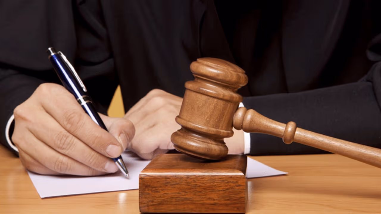 ಜಡ್ಜ್‌ಗಳಿಗೆ ಕೊಲ್ಲುವುದಾಗಿ ಪತ್ರ ಬರೆದ ಅಜ್ಜ..!