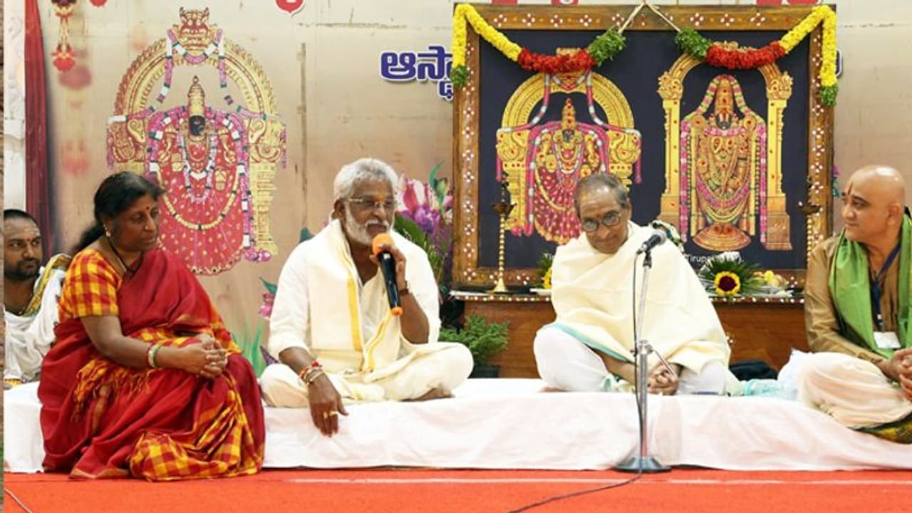 వేద విద్వత్ సదస్సులు దేశమంతా జరగాలి : వైవీ సుబ్బారెడ్డి వేద విద్వత్ సదస్సులు దేశమంతా జరగాలి : వైవీ సుబ్బారెడ్డి