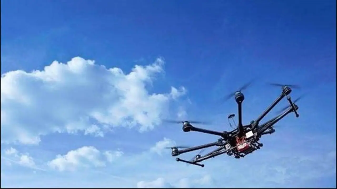 সাতসকালে আরনিয়ার আকাশে জ্বলজ্বল করে উঠল কি ? পাকিস্তানি ড্রোন করে লক্ষ্য গুলি চালাল বিএসএফ সাতসকালে আরনিয়ার আকাশে জ্বলজ্বল করে উঠল কি ? পাকিস্তানি ড্রোন করে লক্ষ্য গুলি চালাল বিএসএফ