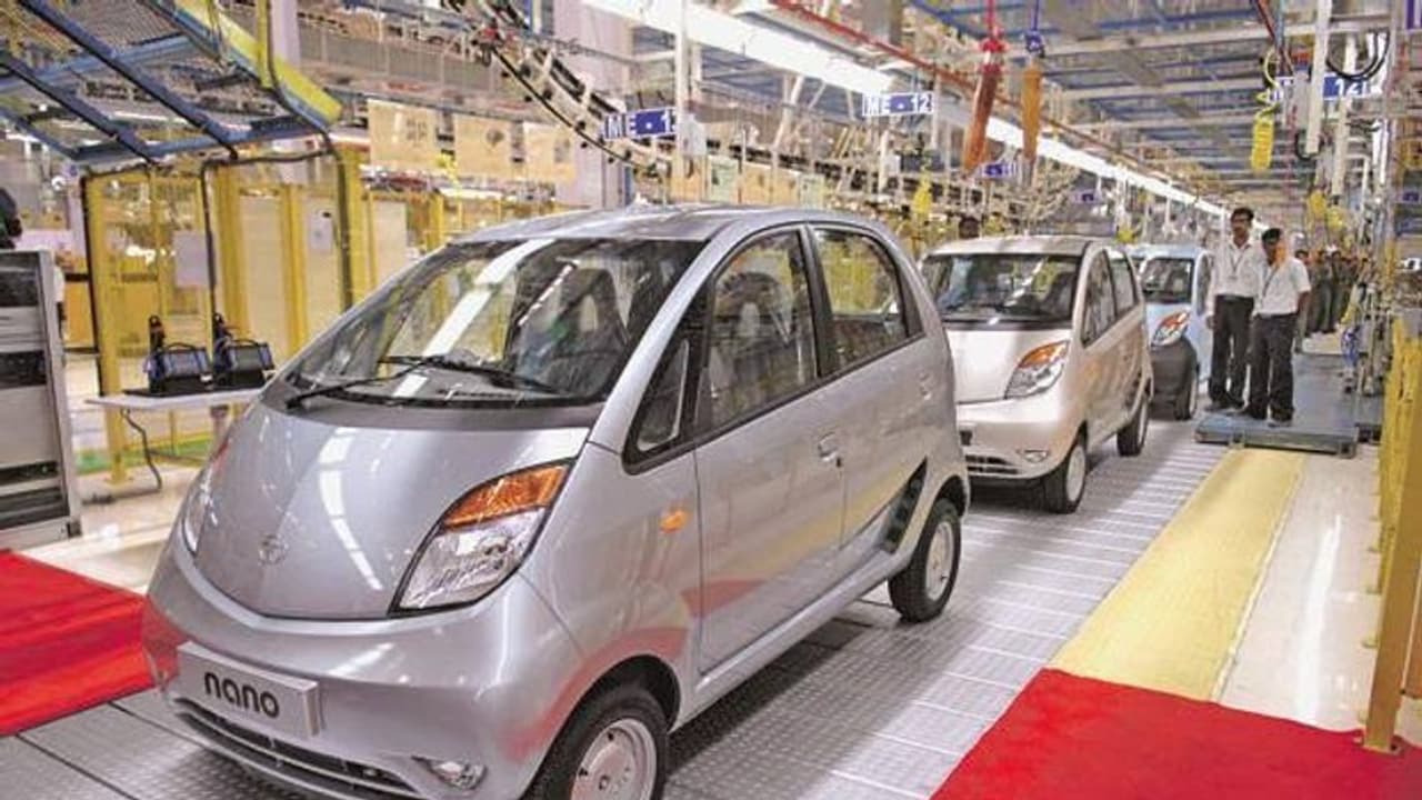 ಟಾಟಾ ನ್ಯಾನೋ; ಕ್ರಾಂತಿ ಮಾಡಿದ ಸಣ್ಣ ಕಾರನ್ನು ಕೇಳುವವರೇ ಇಲ್ಲ! ಟಾಟಾ ನ್ಯಾನೋ; ಕ್ರಾಂತಿ ಮಾಡಿದ ಸಣ್ಣ ಕಾರನ್ನು ಕೇಳುವವರೇ ಇಲ್ಲ!