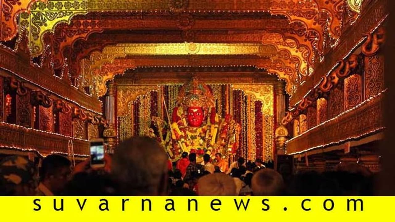 ರಾಯಚೂರಿನಲ್ಲಿ ನಾಡದೇವಿ ಮೆರವಣಿಗೆ: ಜಾನಪದ ಕಲಾ ತಂಡಗಳ ಮೆರಗು ರಾಯಚೂರಿನಲ್ಲಿ ನಾಡದೇವಿ ಮೆರವಣಿಗೆ: ಜಾನಪದ ಕಲಾ ತಂಡಗಳ ಮೆರಗು