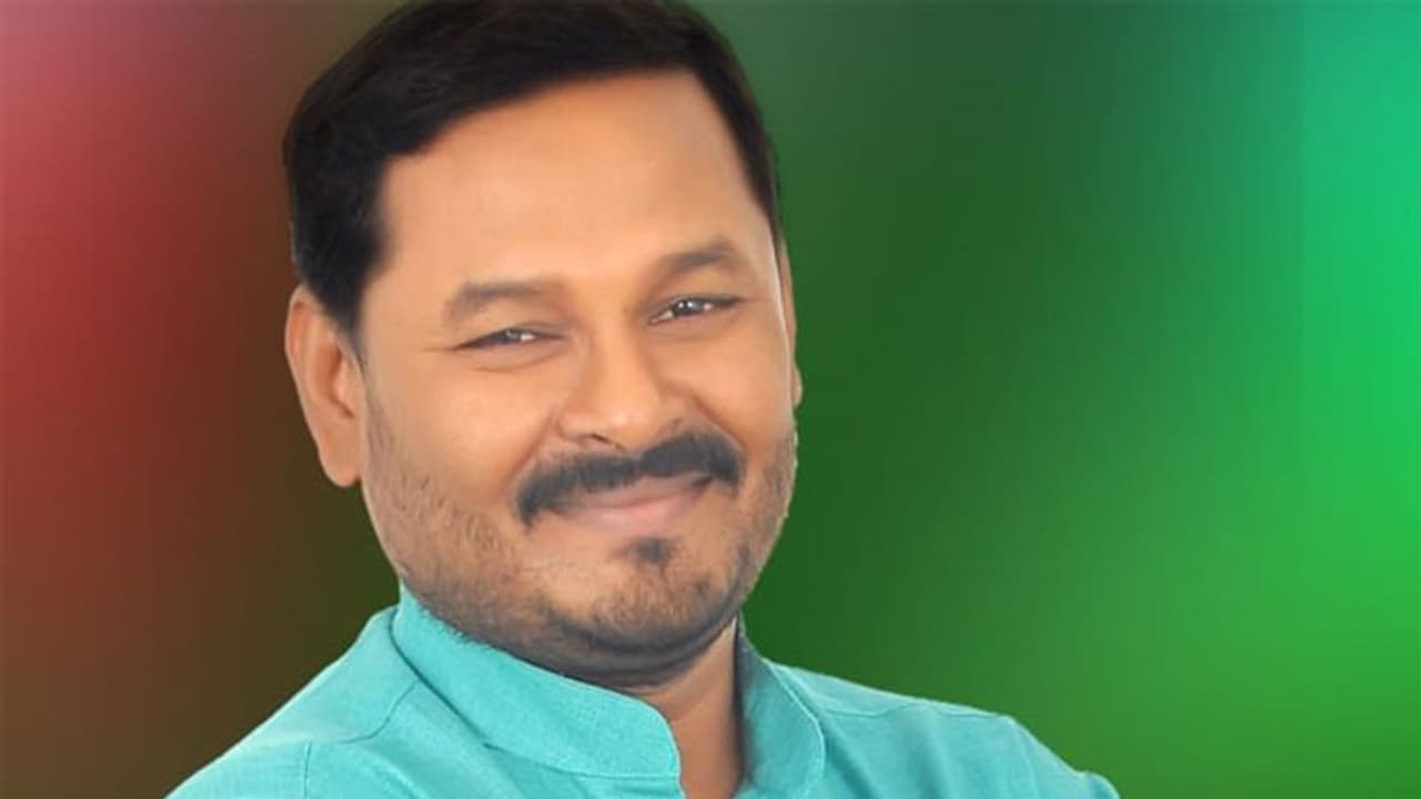 బిల్ల మహేందర్ తెలుగు కవిత: జోహార్ మనీషా బిల్ల మహేందర్ తెలుగు కవిత: జోహార్ మనీషా