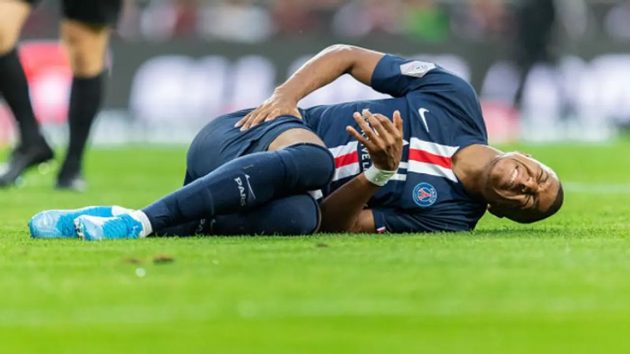 চোটের জন্য তিন সপ্তাহ মাঠের বাইরে এমব্যাপে, চিন্তার ভাঁজ টমাস টুচেলের কপালে চোটের জন্য তিন সপ্তাহ মাঠের বাইরে এমব্যাপে, চিন্তার ভাঁজ টমাস টুচেলের কপালে