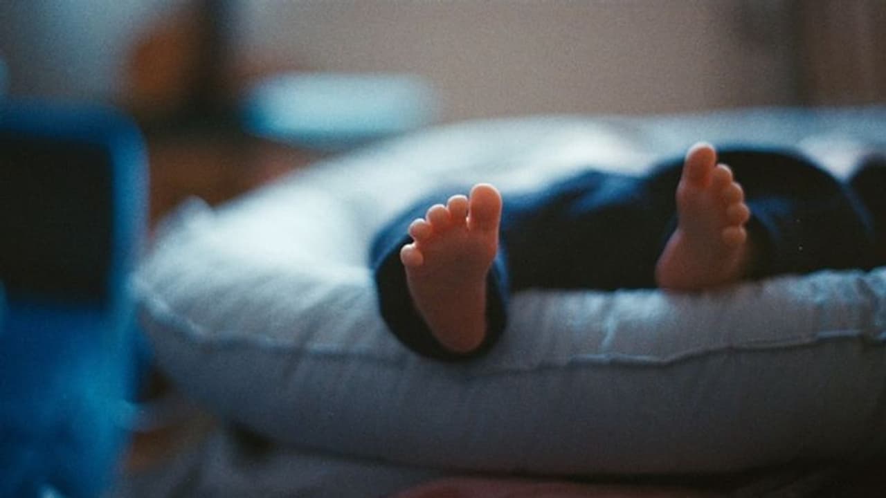 രക്ഷിതാക്കള് ഒറ്റയ്ക്ക് കിടത്തി പരിശീലിപ്പിക്കാന് നോക്കി; ഏഴ് മാസം പ്രായമുളള കുഞ്ഞിന് ദാരുണാന്ത്യം രക്ഷിതാക്കള് ഒറ്റയ്ക്ക് കിടത്തി പരിശീലിപ്പിക്കാന് നോക്കി; ഏഴ് മാസം പ്രായമുളള കുഞ്ഞിന് ദാരുണാന്ത്യം