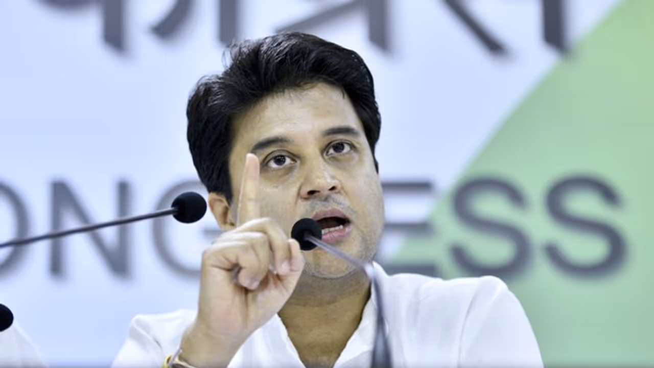 ज्योतिरादित्य सिंधिया की पार्टी को बड़ी नसीहत, 'कांग्रेस को आत्मचिंतन करने की जरूरत' ज्योतिरादित्य सिंधिया की पार्टी को बड़ी नसीहत, 'कांग्रेस को आत्मचिंतन करने की जरूरत'