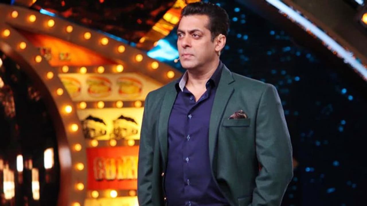 'हिंदू संस्कृति को बर्बाद कर रहा बिग बॉस', करणी सेना ने की बैन करने की मांग 'हिंदू संस्कृति को बर्बाद कर रहा बिग बॉस', करणी सेना ने की बैन करने की मांग