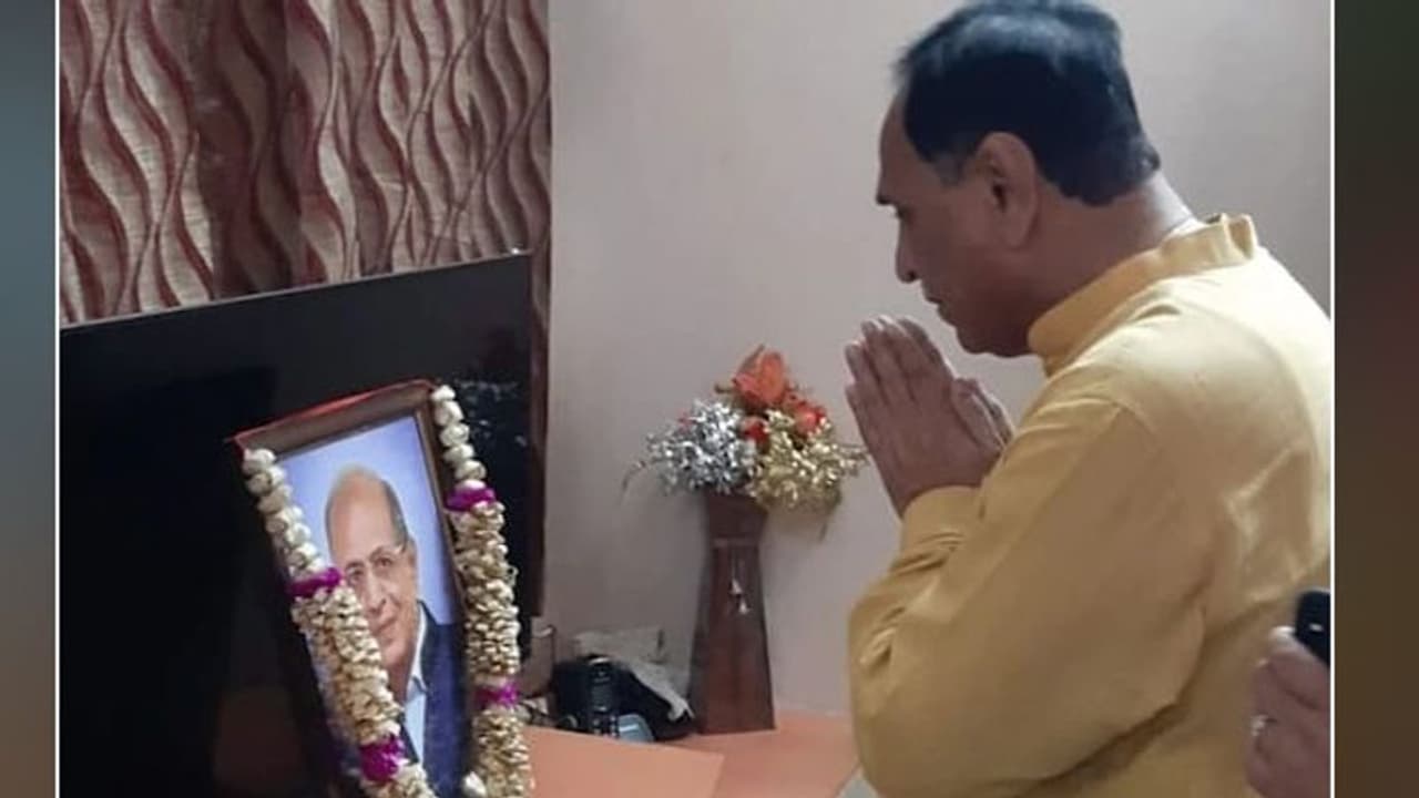 गूगल मैप ने भटकाया एम्बुलेंस 108 को रास्ता, चली गई गुजरात के CM के भाई की जान गूगल मैप ने भटकाया एम्बुलेंस 108 को रास्ता, चली गई गुजरात के CM के भाई की जान